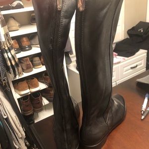 Adrienne Vittadini black leather boots